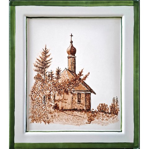 Bild: weiße und Kachel und einfarbig bemalter Kirche